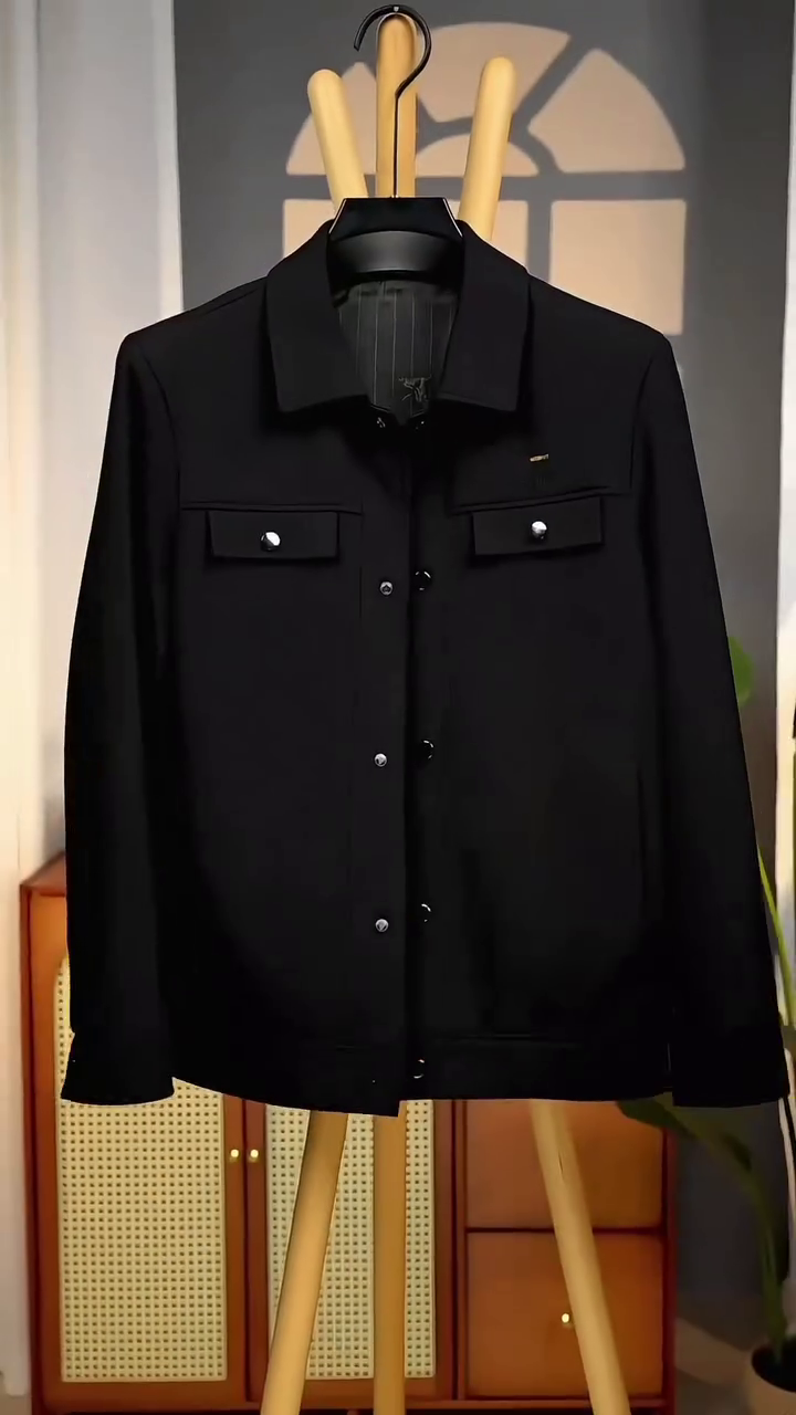 Men's Structured Shirt Jacket with Flap Pockets