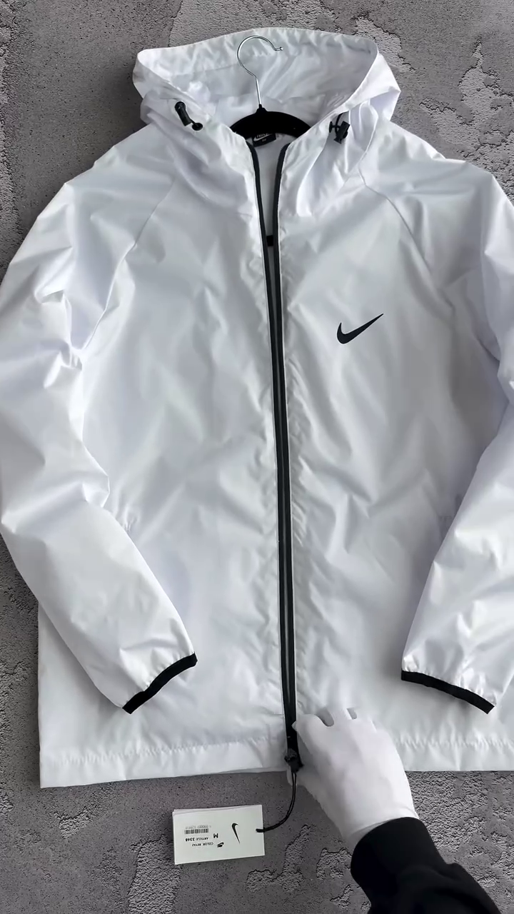 Essential Lightweight Windrunner Jacket For Men - Image 2