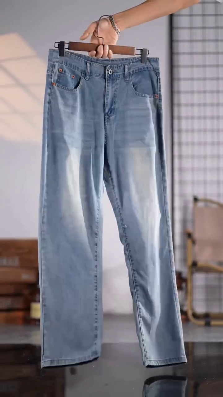 Men’s Classic Straight Fit Denim Jeans