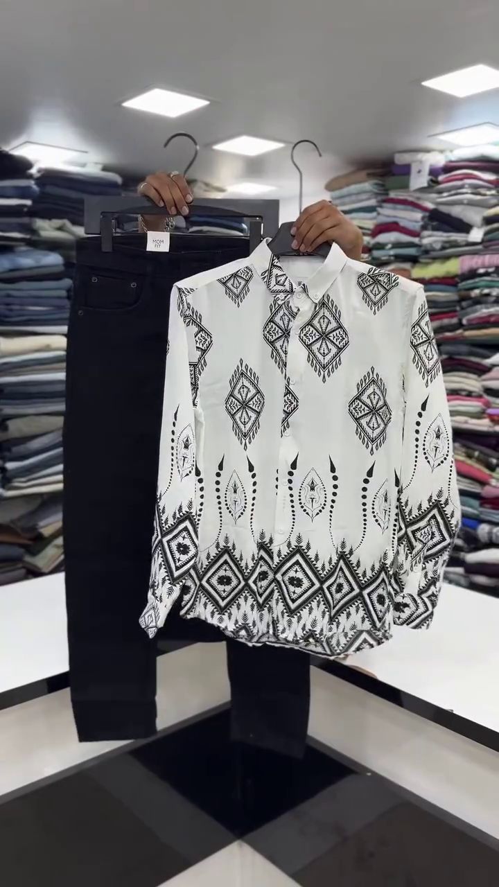 Men Slim Fit Floral Printed Casual Shirt - Image 6