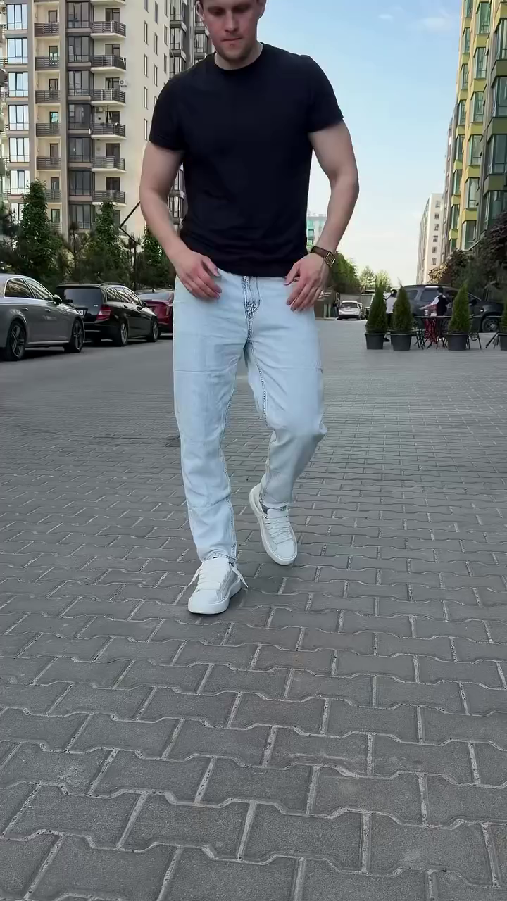 Men Wide Leg Mid-Rise Applique Cotton Jeans - Image 5